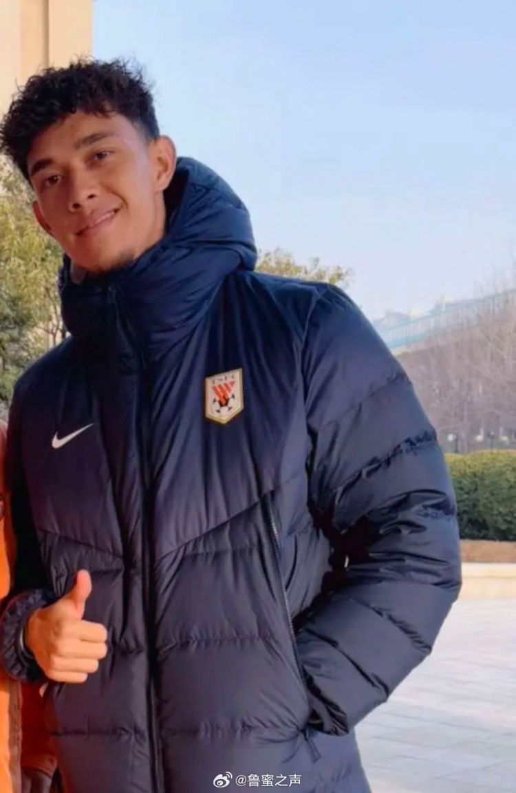  博主：泰山隊新援李小恒已抵達俱樂部，明天將隨隊登泰山祈福