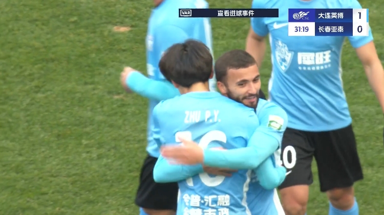  19歲朱鵬宇中超處子球！大連英博1-0領先長春亞泰，馬萊萊助攻