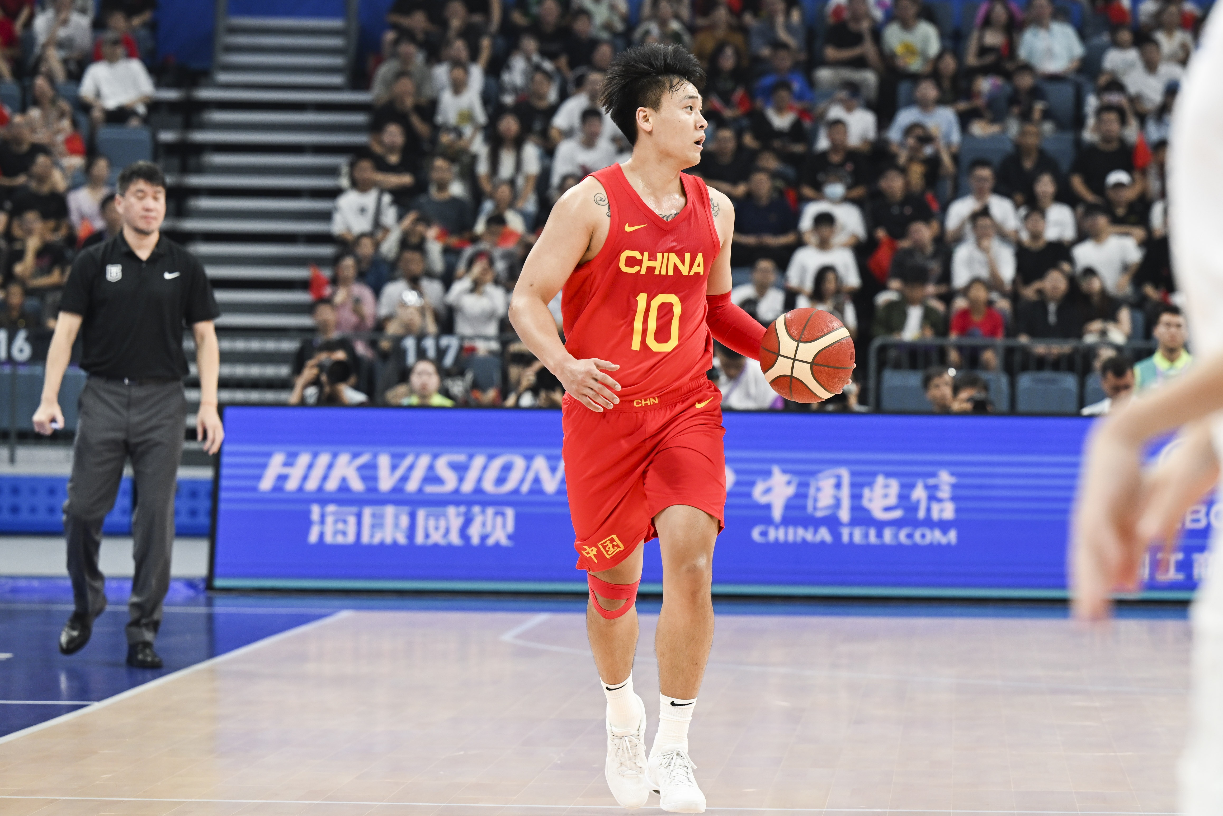  郭士強(qiáng)：因?yàn)橼w睿周琦隊內(nèi)最老 選他們當(dāng)隊長副隊長帶動年輕人