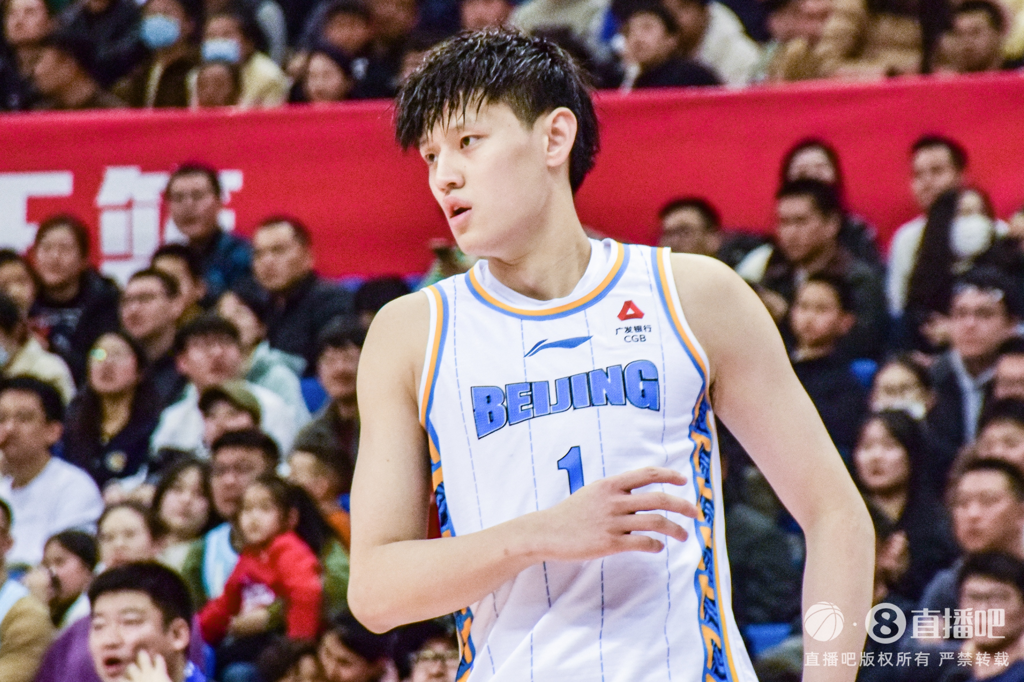  越打越好！曾凡博半場攻防亮眼 7中5貢獻12分2板2助1血帽1壓哨