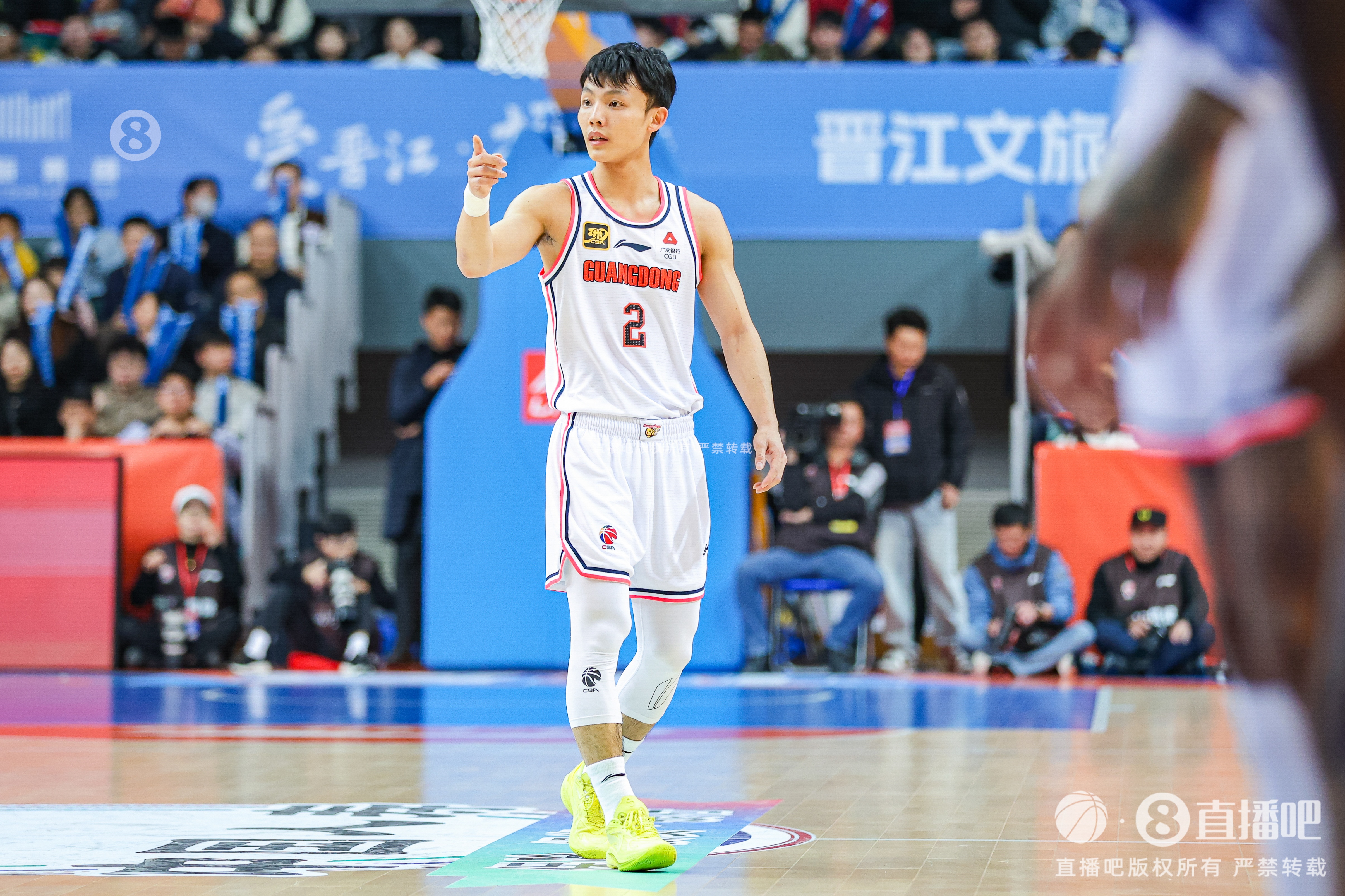  徐杰：身高不是打籃球的唯一標(biāo)準(zhǔn) 努力、勤奮、自律也是天賦