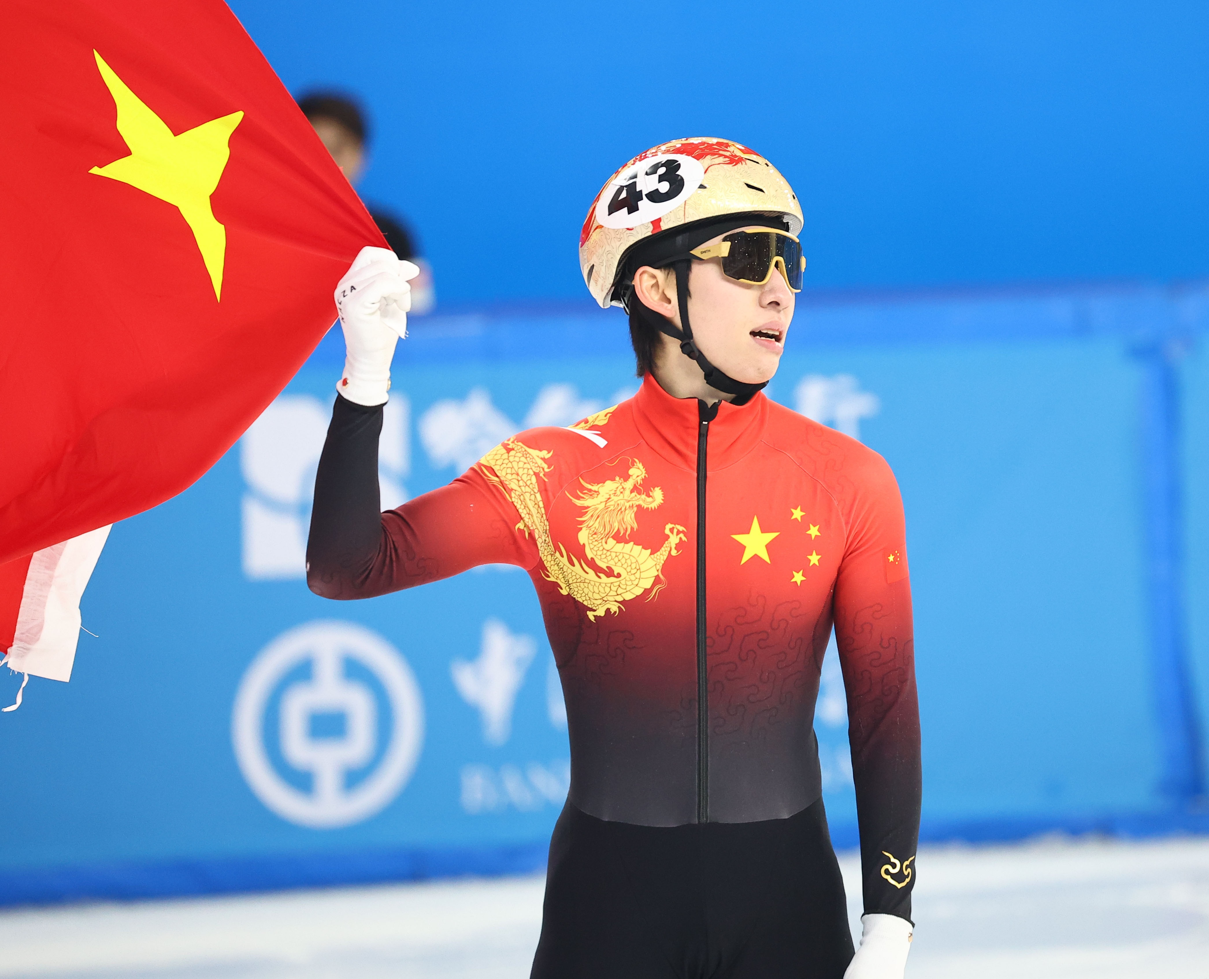  媒體人：中國冰雪歸化非常成功，但足球歸化花更多錢卻連水花都沒