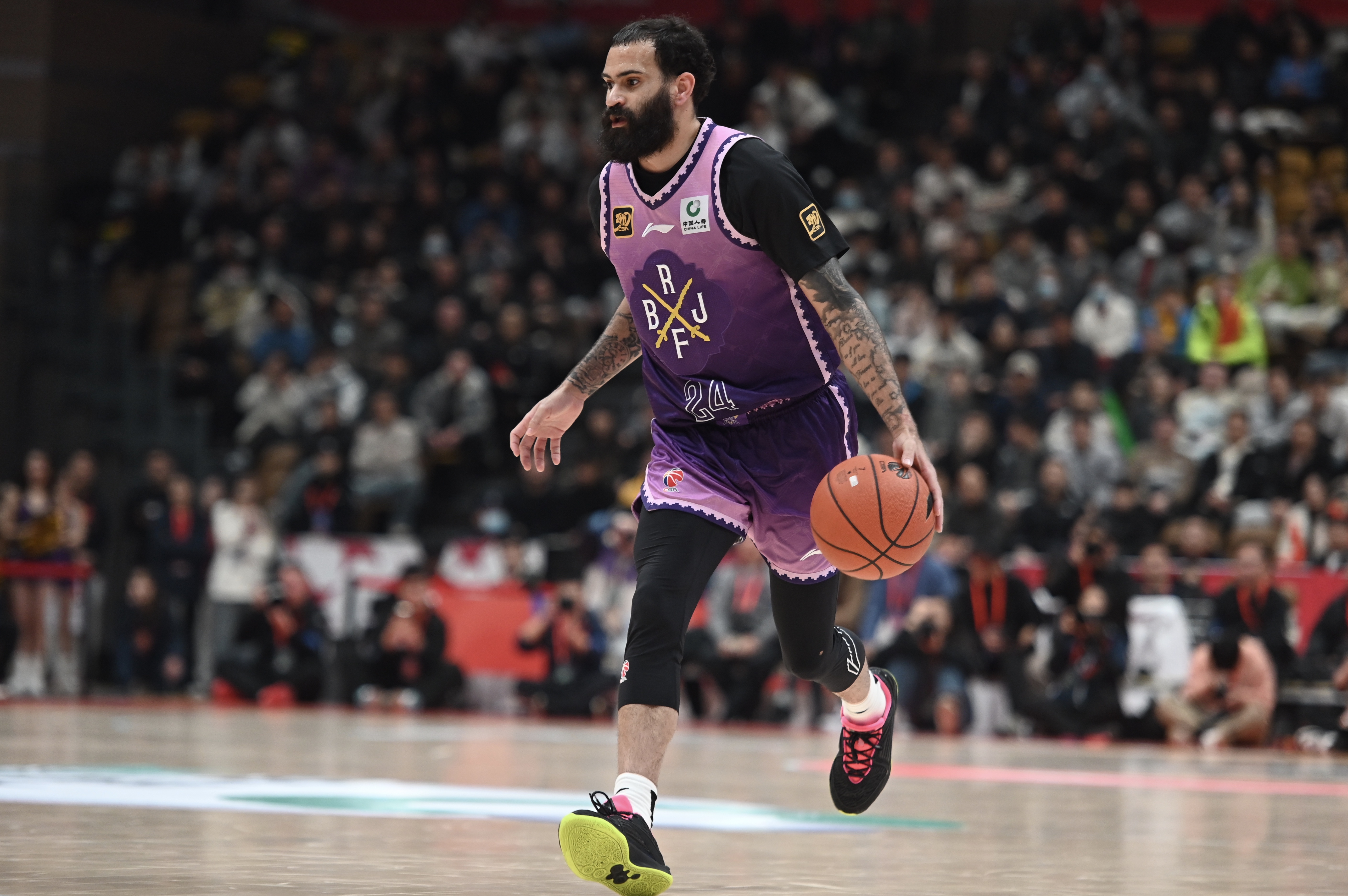  加時接連扔進(jìn)三分！里勒28投17中怒轟全隊(duì)最高46分 另有8板8助