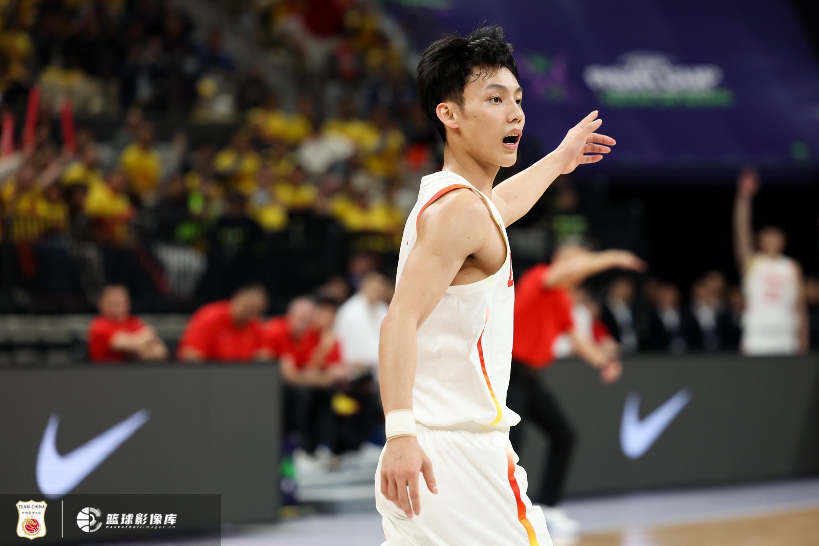  首發(fā)出戰(zhàn)不在狀態(tài)！徐杰全場(chǎng)3中0沒得分 拿到3板1助2斷另2失誤